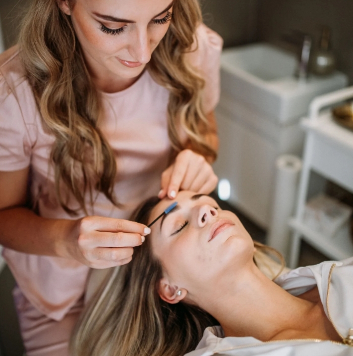 Lash lift i brow lift — prirodan, uredan look